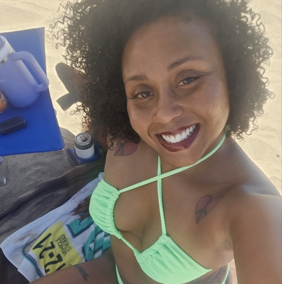 Why_aren't_you_smiling? - Picture 5 of 5